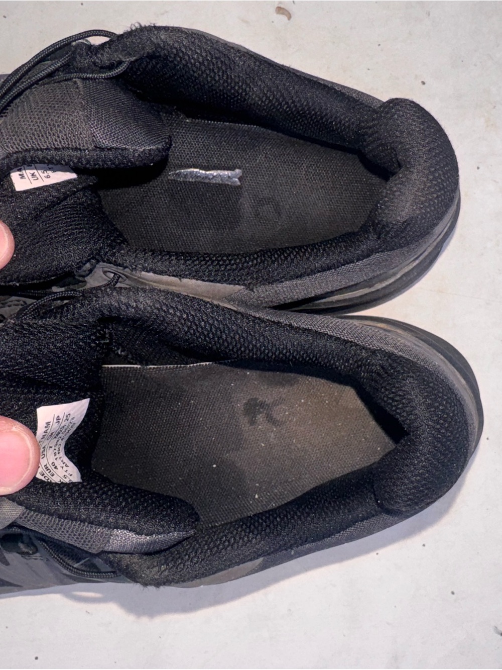 Salomon Men's Black Gray Trail Running Shoes - Picture 5 of 5
